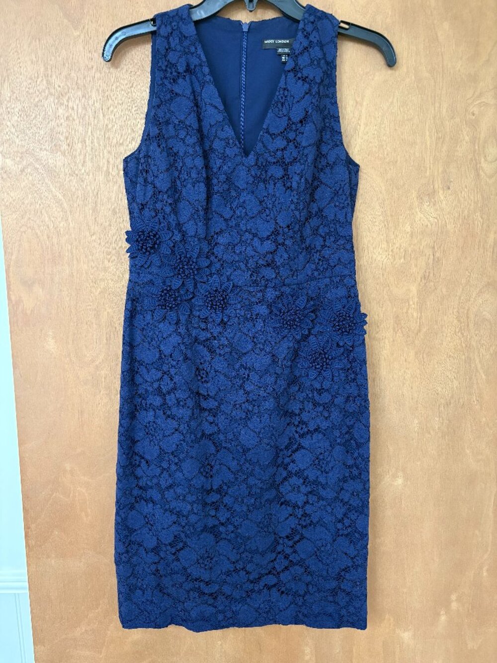Maggy London Lace Sheath Dress – Size 6